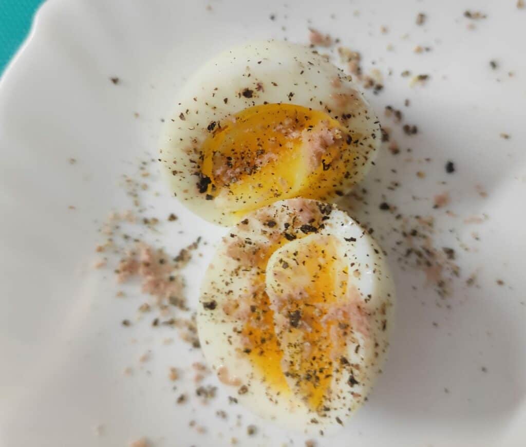 ¿Puedes cocinar huevos en la freidora? ¡Huevos duros y blandos!