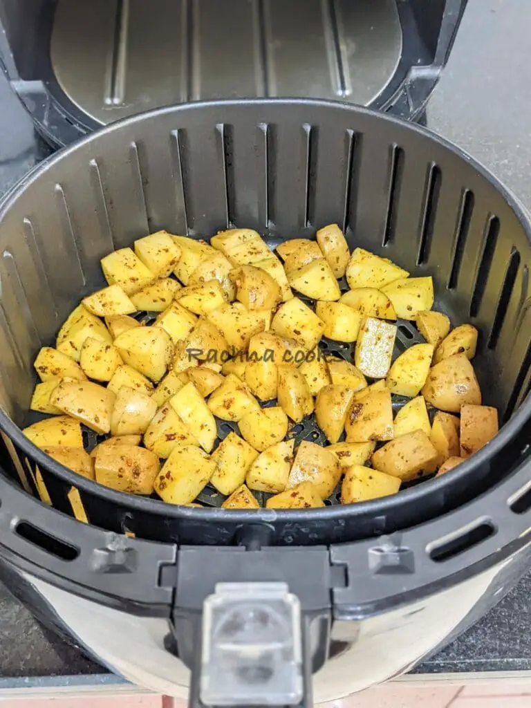 Patatas de desayuno en la freidora de aire caliente