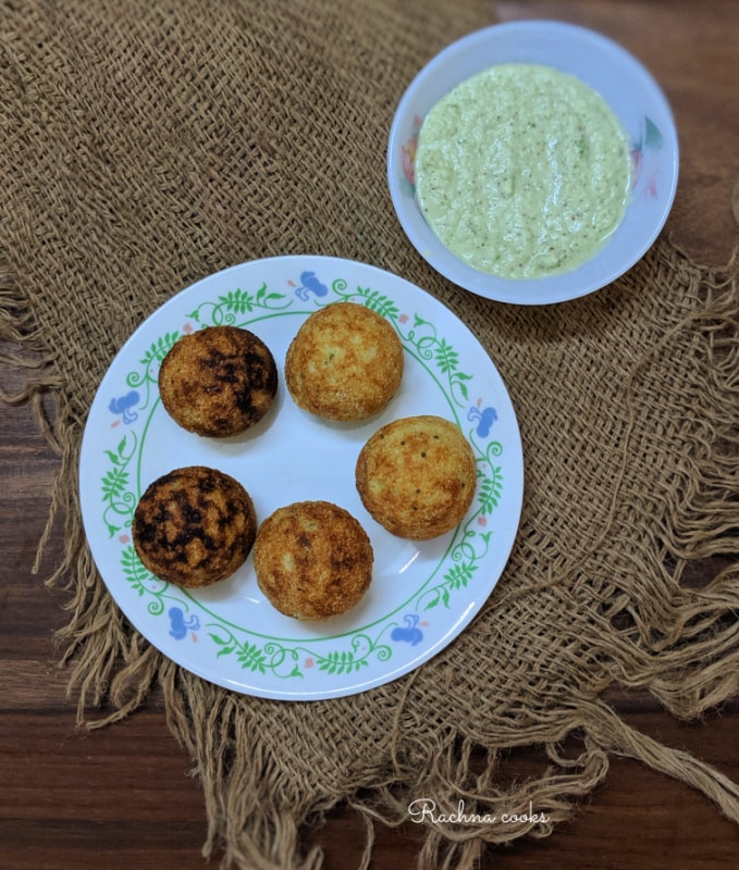 Receta fácil de Paniyaram | Deliciosa Receta Paddu (Receta Paso a Paso)