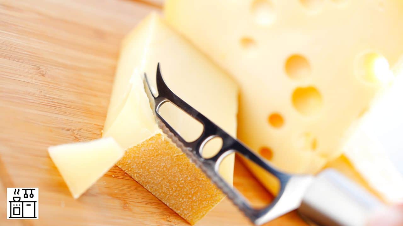 9 formas diferentes de usar un cuchillo para queso