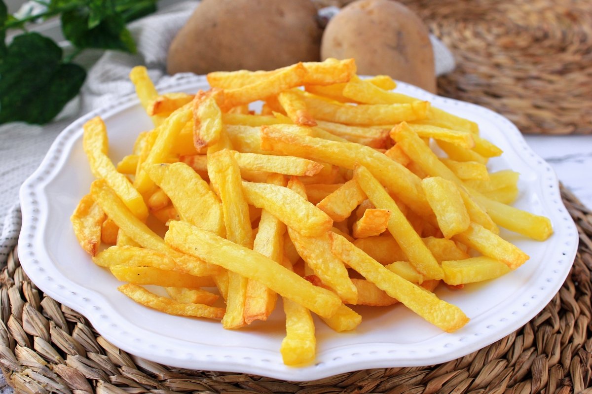 ¿Qué patatas son mejores para las patatas fritas en una freidora? (Una guía completa)