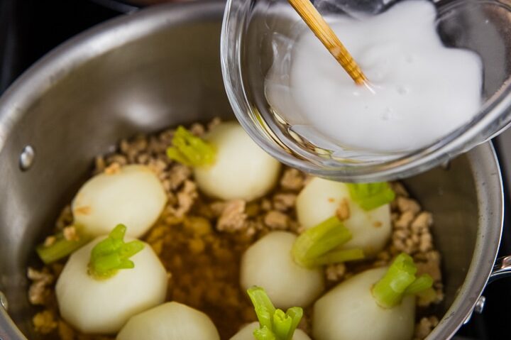 Cómo espesar salsa y sopa (lechada de maicena)