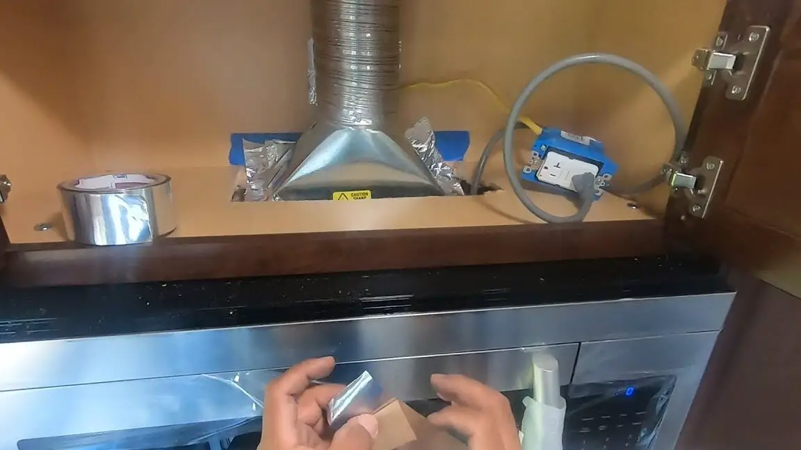 CÓMO VENTILAR UN MICROONDAS.